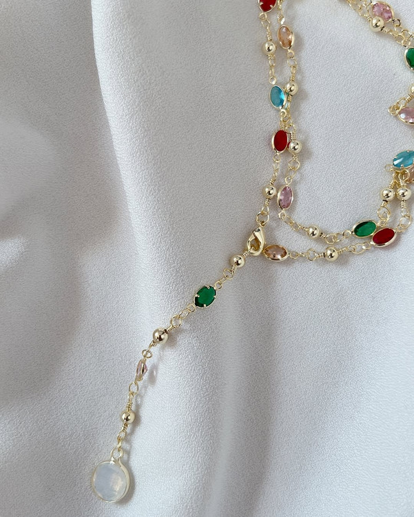 گوشواره ریش فول نگین پایه دار عِرگین اکسسوری مناسب مجالس و مهمانی ها عِرگین اکسسوری (کد ۲۹)