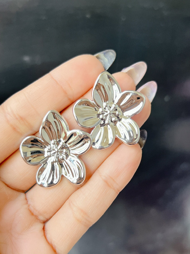 گوشواره طرح پر اکسسوری زنانه